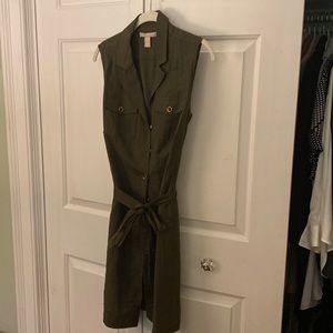 Banana Republic sleeveless dress. Great for work or out.